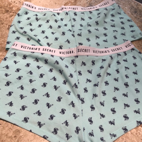 Victoria Secret Sleep Set - Picture 4 of 7